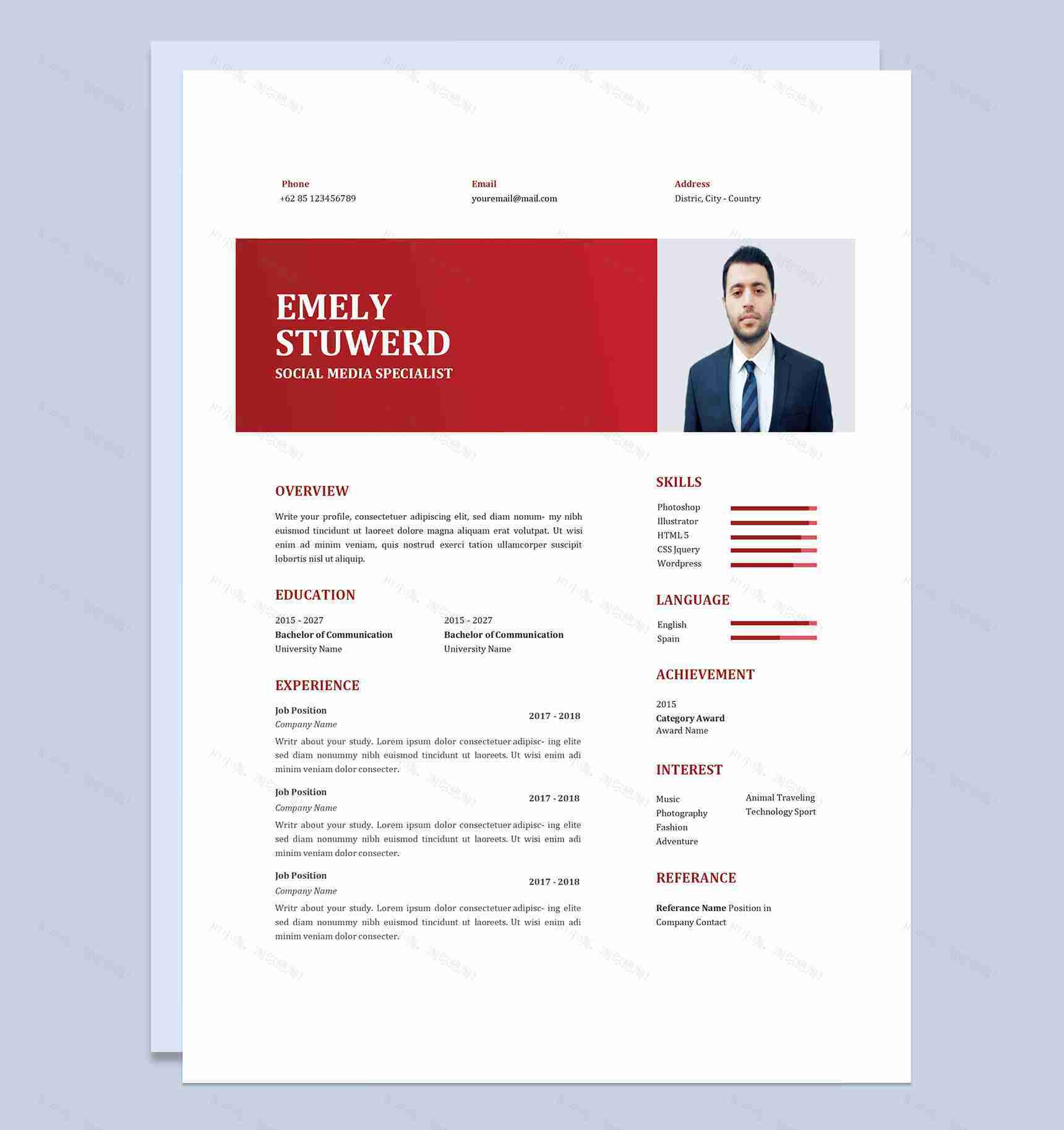 简约欧美风社交媒体专家通用个人简历求职简历Word模板-1