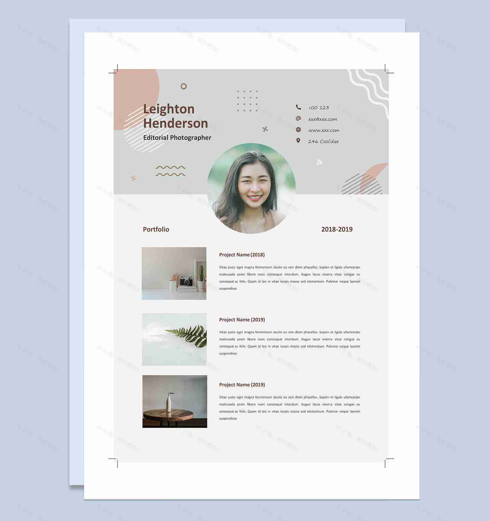 白色纯英文摄影师求职简历Word模板-3