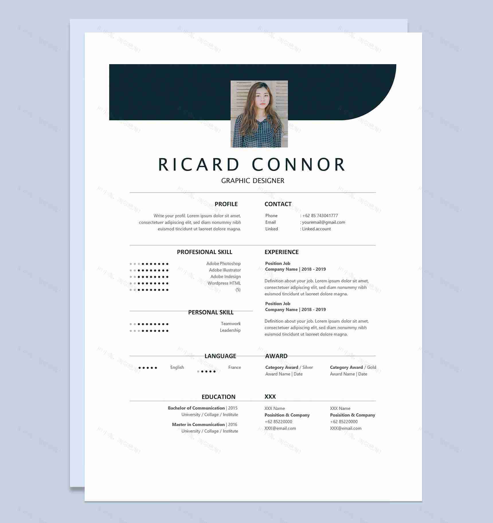 简约风创意设计总监求职通用个人简历Word模板-1